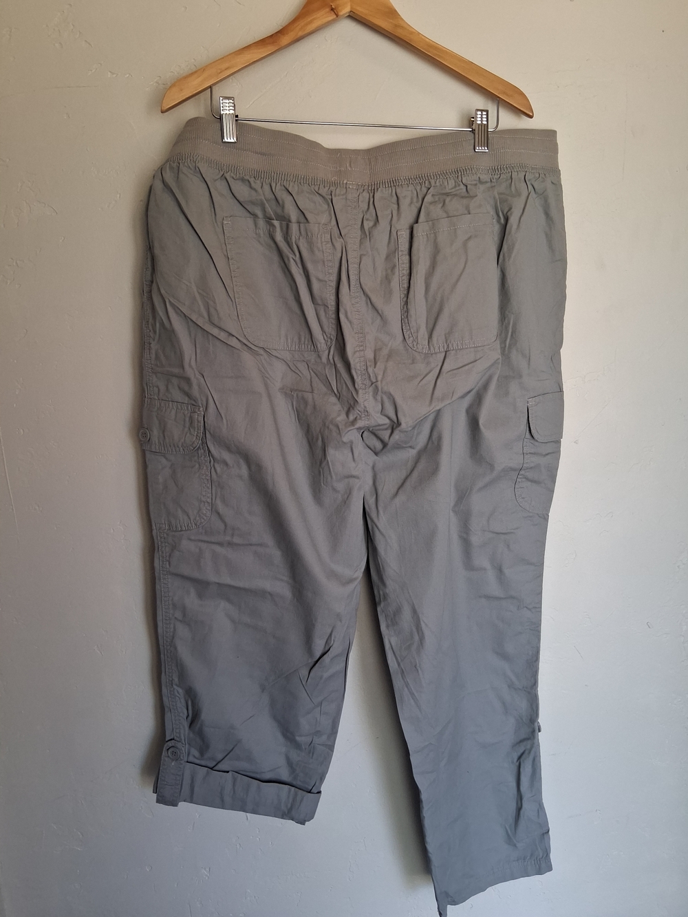 Woman Within Gray Cargo Capri Pants 22W Plus Size 100% Cotton Elastic Waist Casu - Picture 9 of 9